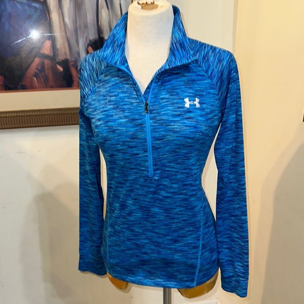 Under Armour Top - Blue Fitted Zippered Long Sleeve Size Small